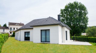 Média réf. 278 (68/110): Maisons E.R.M.I. : photo d'une maison individuelle sur mesure