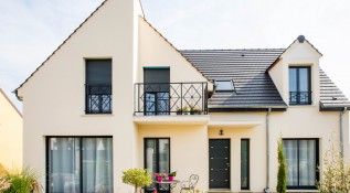 Média réf. 254 (88/110): Maisons E.R.M.I. : photo d'une maison individuelle sur mesure