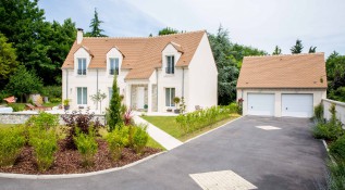 Média réf. 266 (76/110): Maisons E.R.M.I. : photo d'une maison individuelle sur mesure