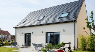 Média réf. 270 (86/110): Maisons E.R.M.I. : photo d'une maison individuelle sur mesure