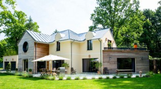 Média réf. 271 (60/110): Maisons E.R.M.I. : photo d'une maison individuelle sur mesure