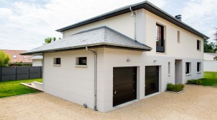 Média réf. 273 (89/110): Maisons E.R.M.I. : photo d'une maison individuelle sur mesure