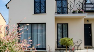 Média réf. 245 (76/134): Maisons E.R.M.I. : photo de détails extérieurs