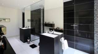 Média réf. 377 (16/50): Détails intérieurs